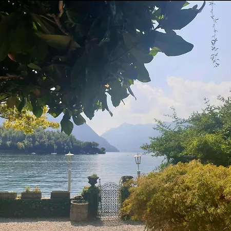 Villa Nice Small On The Lake